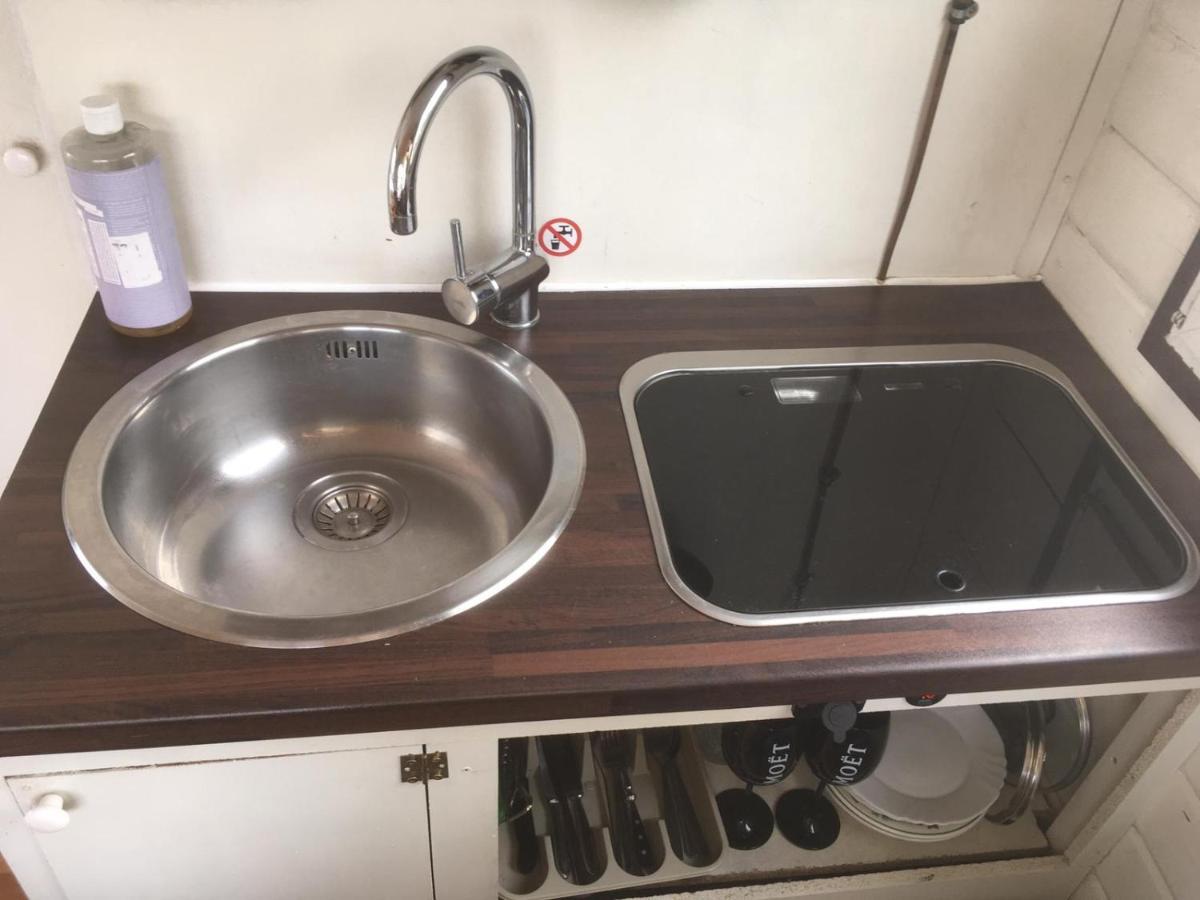 Großes Gemütliches Hausboot In Botel *